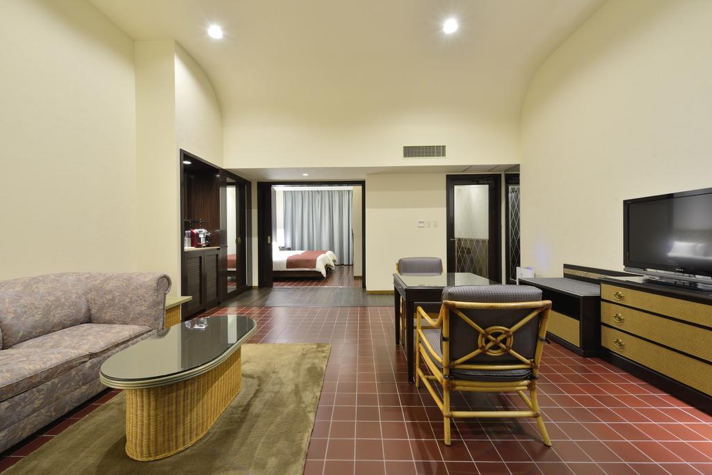 Exes Ishigaki Hotel Ishigaki  Exterior photo